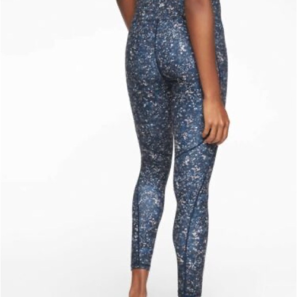 Athleta Sandstone Salutation Pocket Leggings Size Medium - Picture 3 of 12